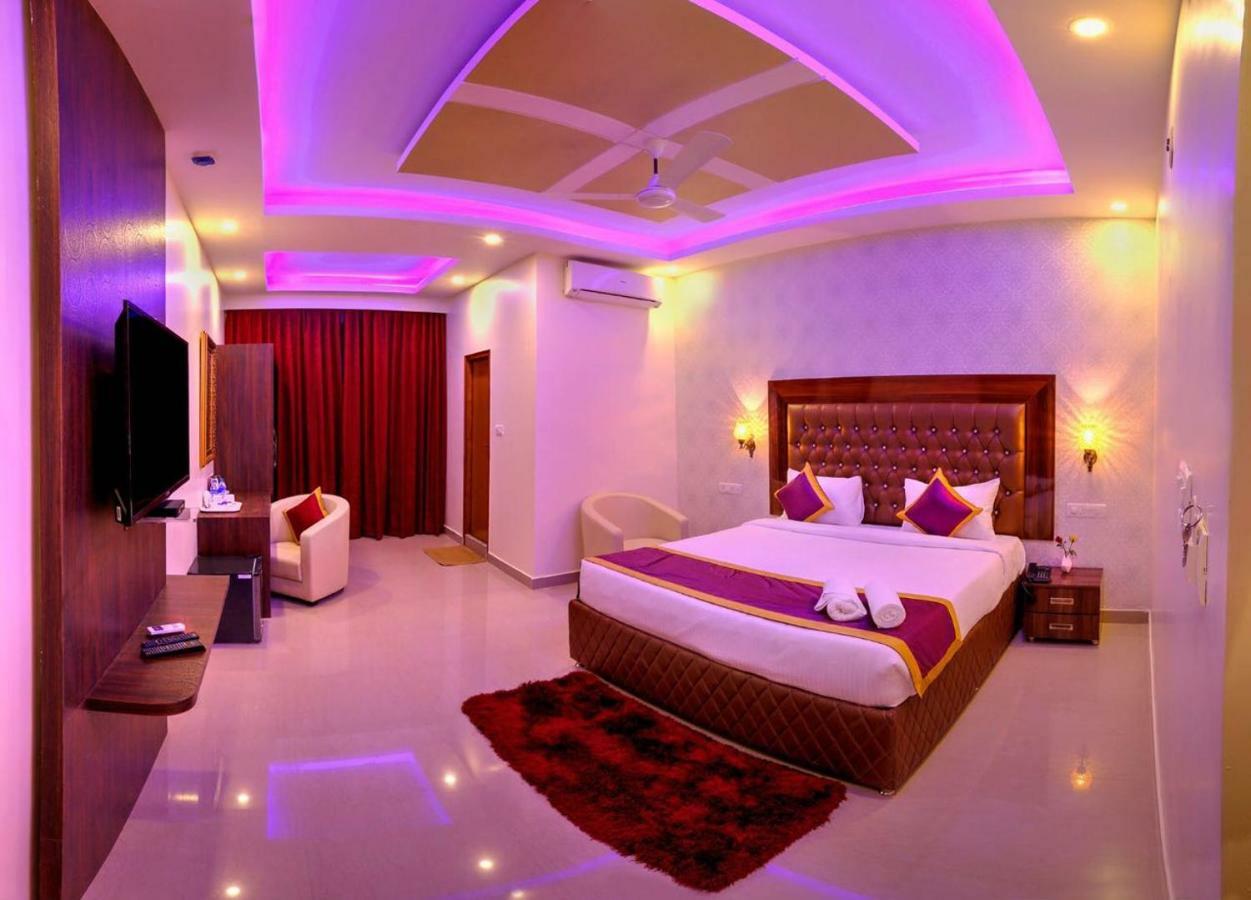 Hotel The Prince Royal Bangalore Exterior foto