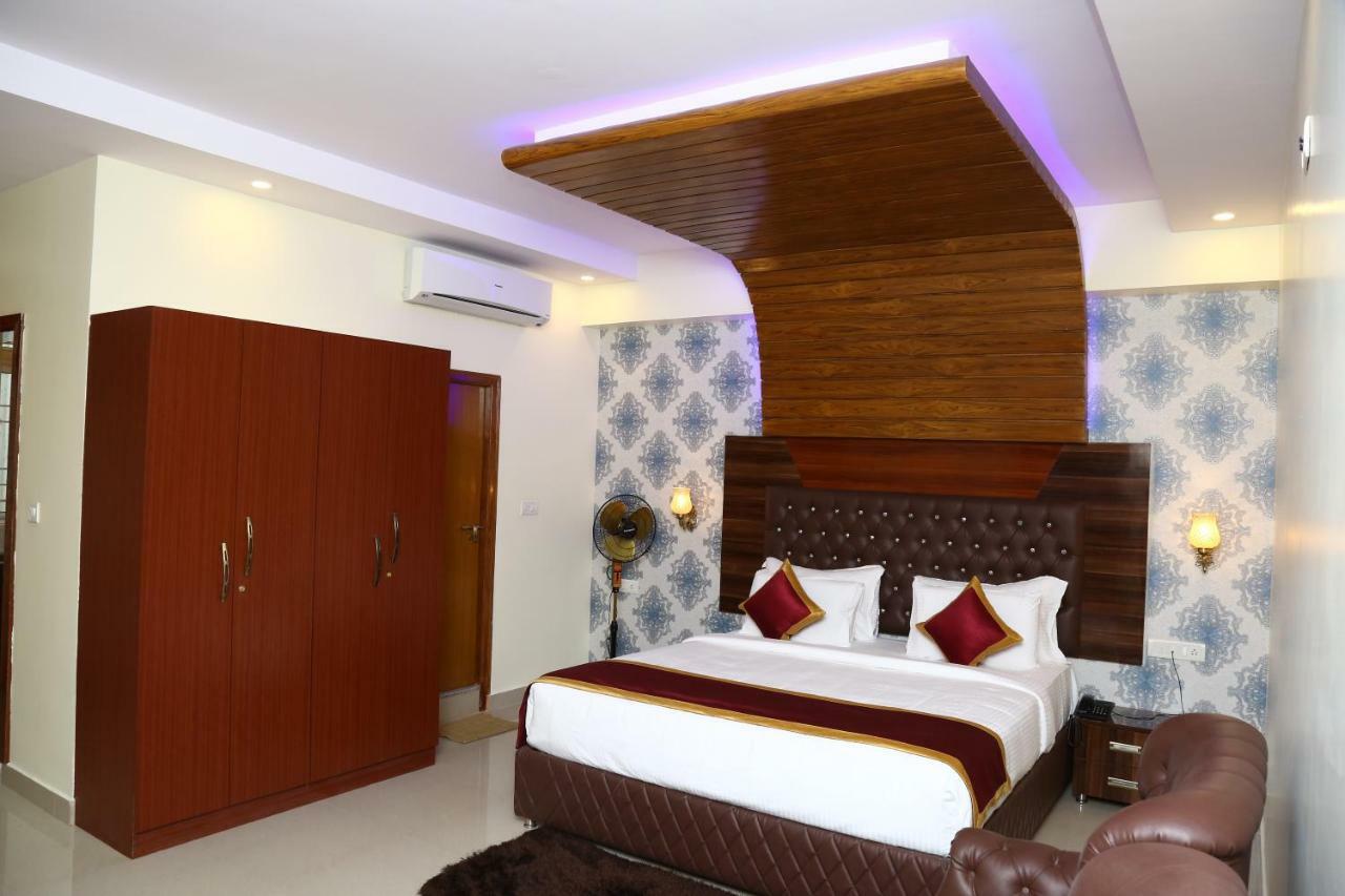 Hotel The Prince Royal Bangalore Exterior foto